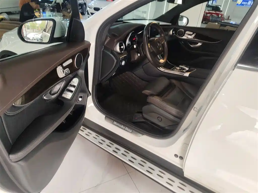 Mercedes-Benz GLC 2019 Facelift GLC 260 L 4MATIC Luxury фото 16