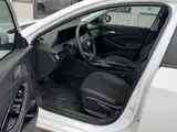 Photo 18 - Buick Verano