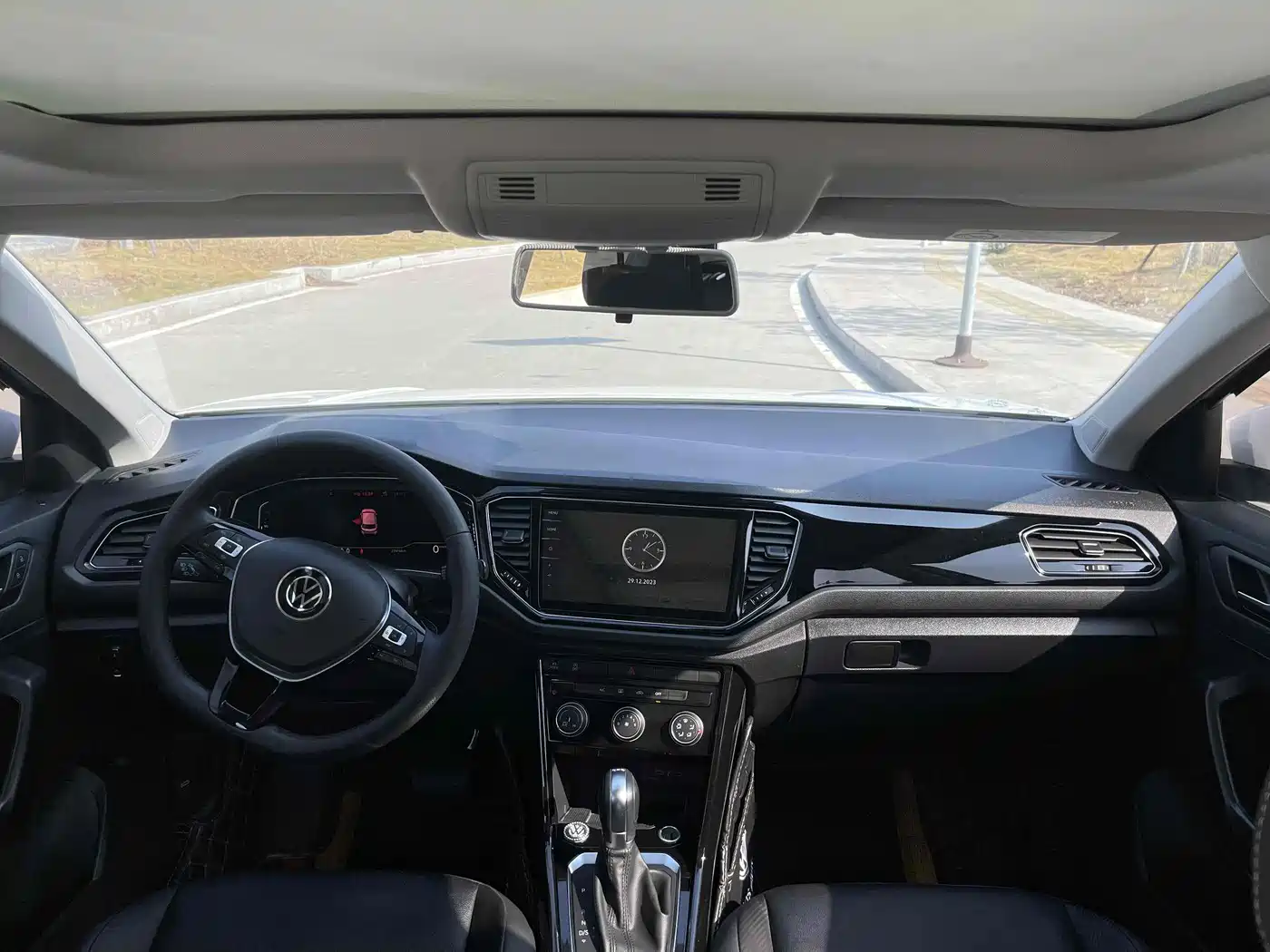 Volkswagen T-ROC 2022 280TSI DSG 2WD Comfort PLUS фото 5