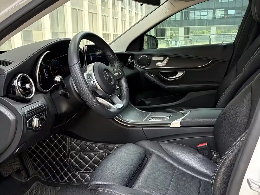 Mercedes-Benz C-Class 2020 Facelift C 260 L Sport фото 4