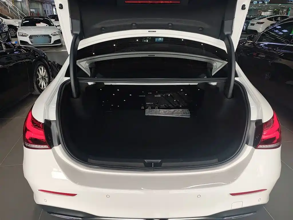 Mercedes-Benz A-Class 2022 Facelift III A 200 L Sport Sedan Fashion фото 15