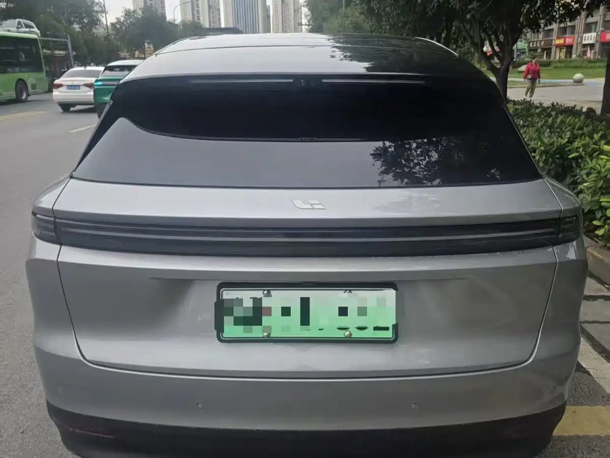 Li Auto i6 2026 2025 4WD Base Model