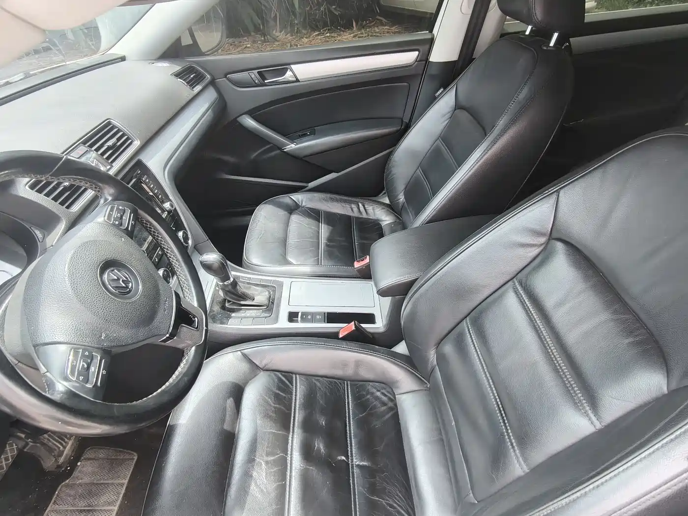 Volkswagen Passat 2015 1.8TSI DSG Honor Edition фото 11