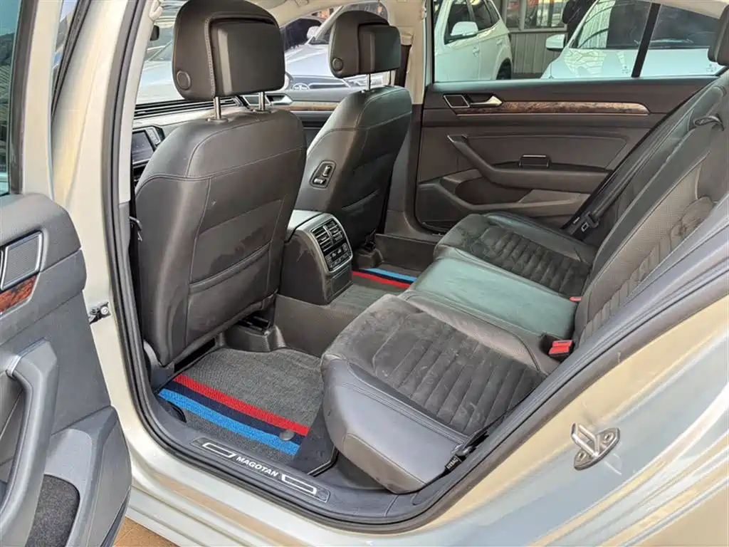 Volkswagen Magotan 2017 330TSI DSG Luxury фото 10