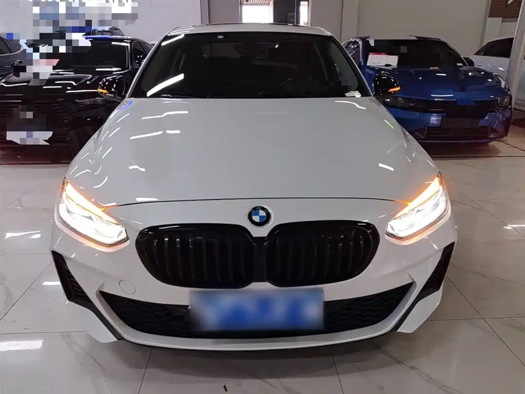 BMW 1 Series 2022 125i M Sport Shadow Edition фото 3