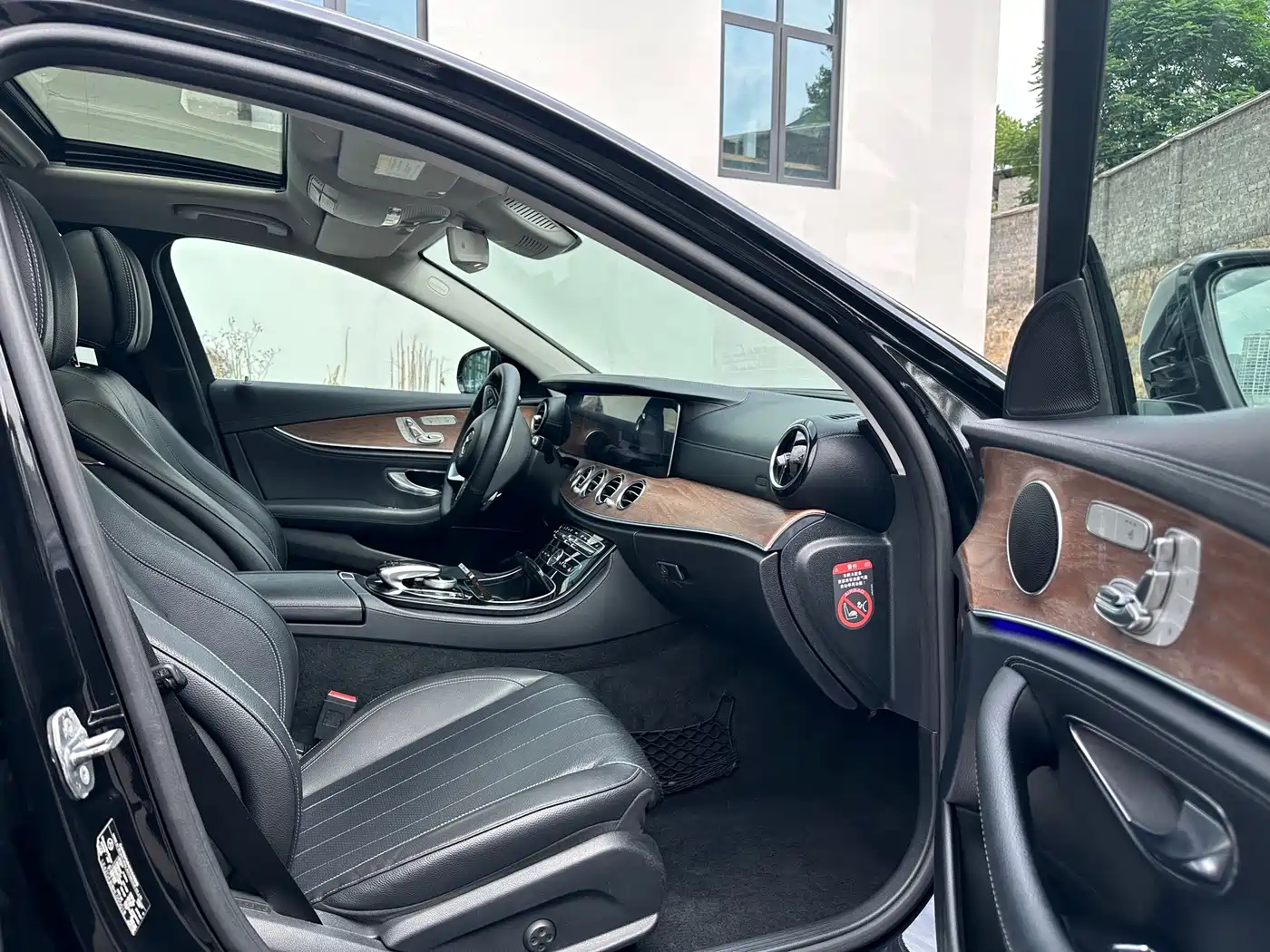 Mercedes-Benz E-Class 2016 E 300 L Fashion Type фото 6