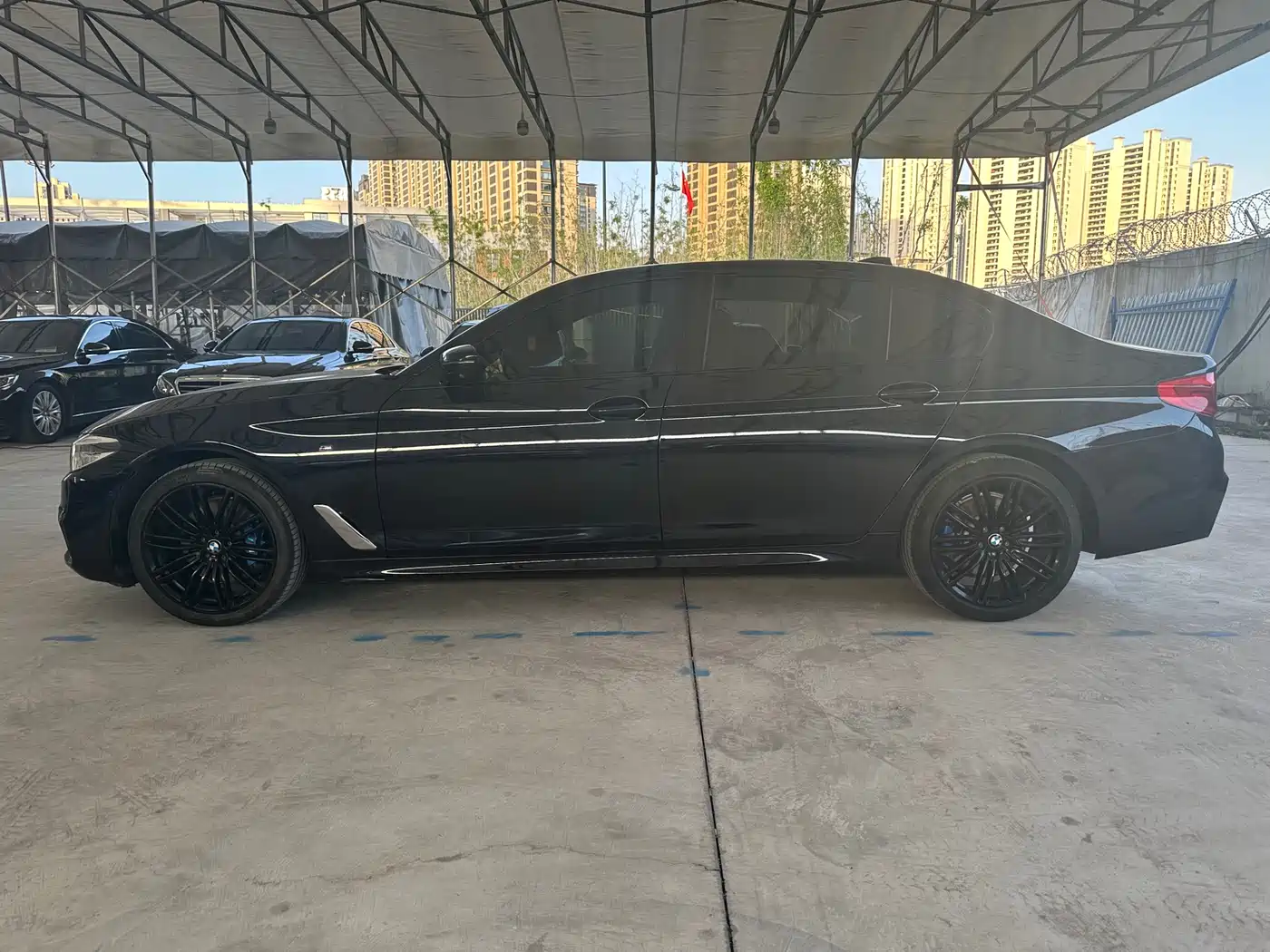 BMW 5 Series 2019 530Li Premium M Sport Package фото 4