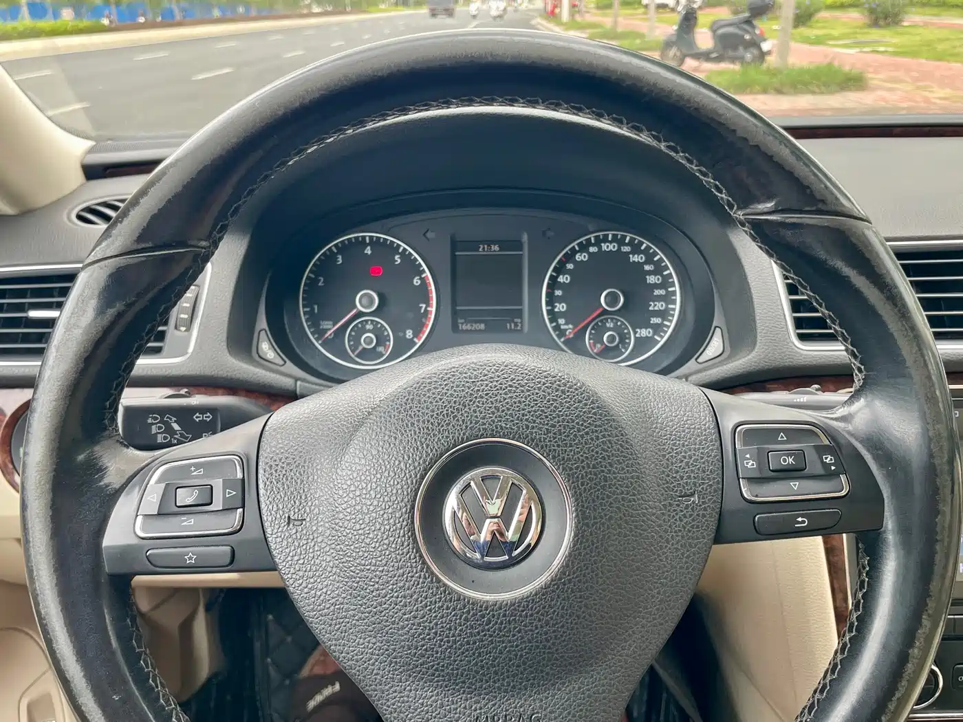 Volkswagen Passat 2013 2.0TSI DSG Yuzun фото 10