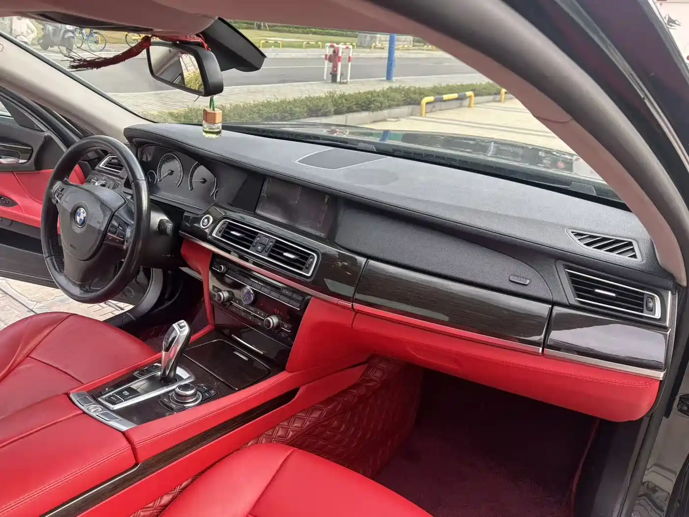 BMW 7 Series 2011 730Li Elegance фото 23