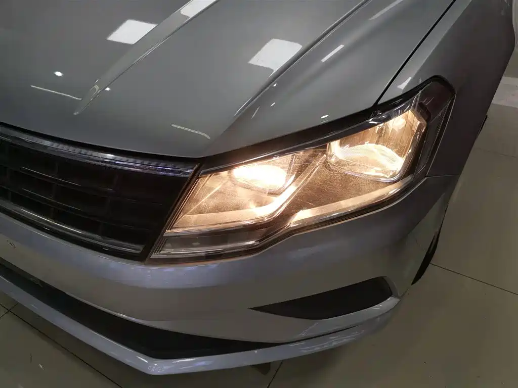 Volkswagen Jetta 2017 1.5L Automatic Fashion фото 18