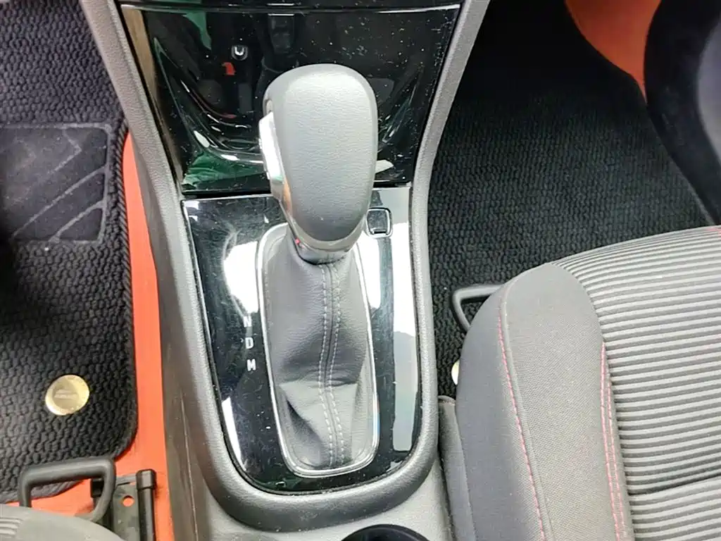 Buick Encore 2017 18T Automatic 2WD Urban Fashion фото 14