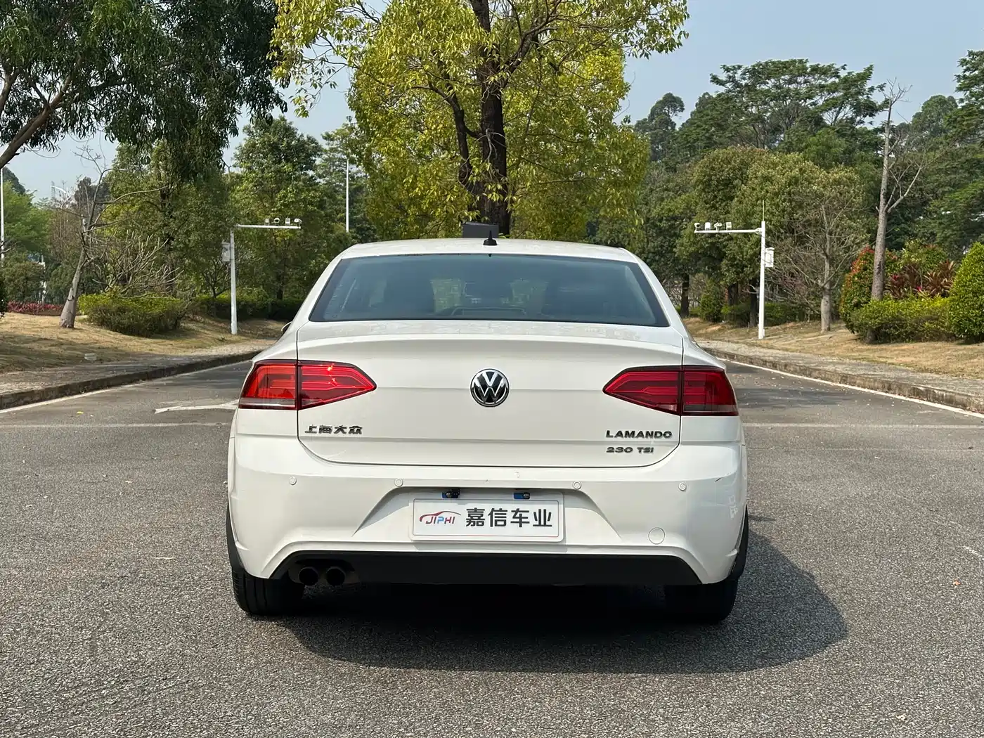 Volkswagen Lamando 2015 230TSI DSG Style фото 5