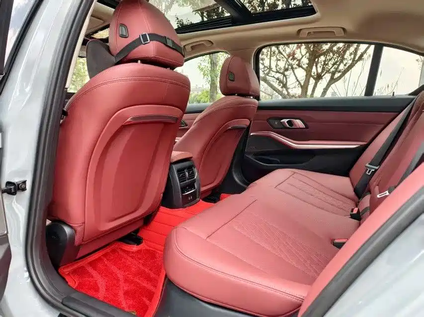 BMW 3 Series 2025 330Li M Sport Night Edition фото 5