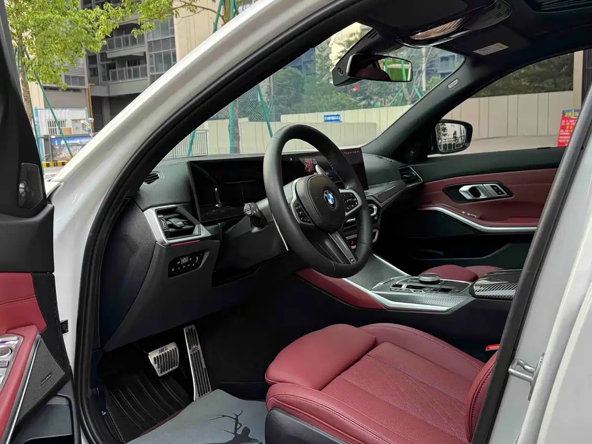 BMW 3 Series 2023 330i M Sport Shadow Edition фото 5