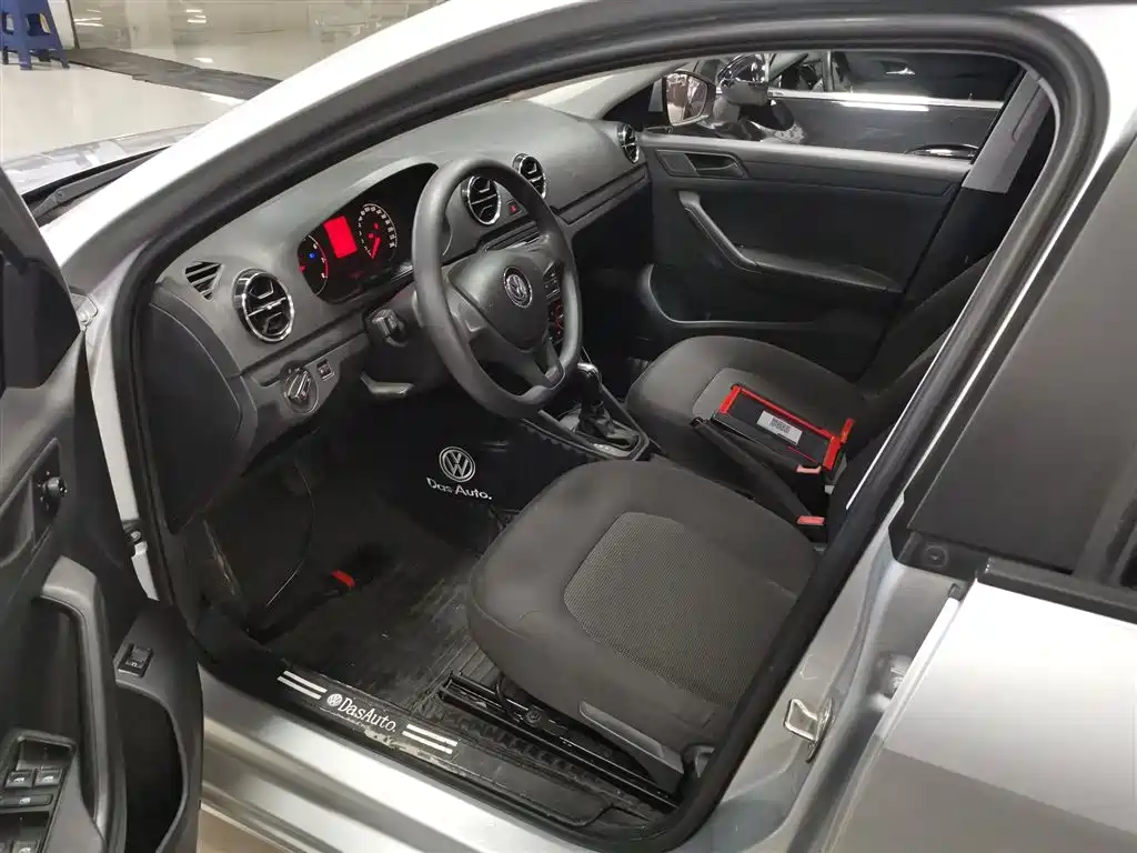 Volkswagen Jetta 2017 1.5L Automatic Fashion фото 12