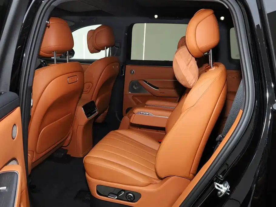 AITO Wenjie AITO M8 2025 Extended Range Ultra 53.4kWh 6-Seater фото 23