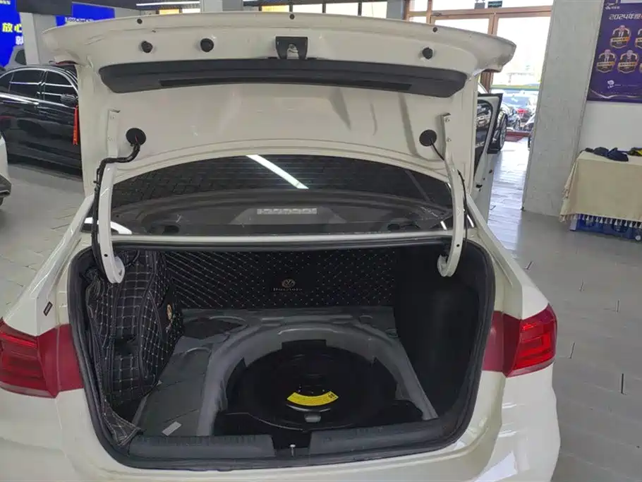 Volkswagen Santana 2021 1.5L Manual Trend Edition фото 4