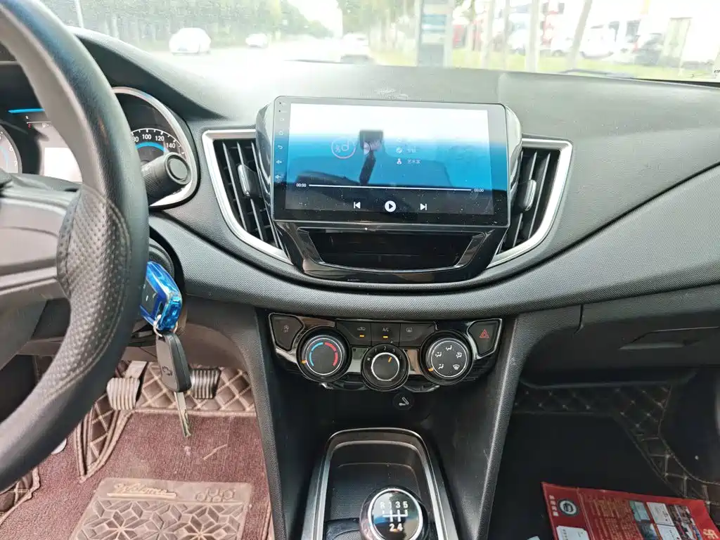 Photo 13 - Chevrolet Cavalier