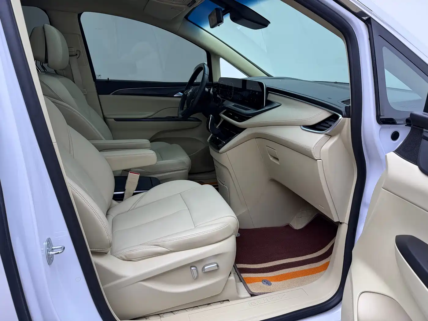 Buick GL8 2023 ES Landmaster Exclusive фото 9