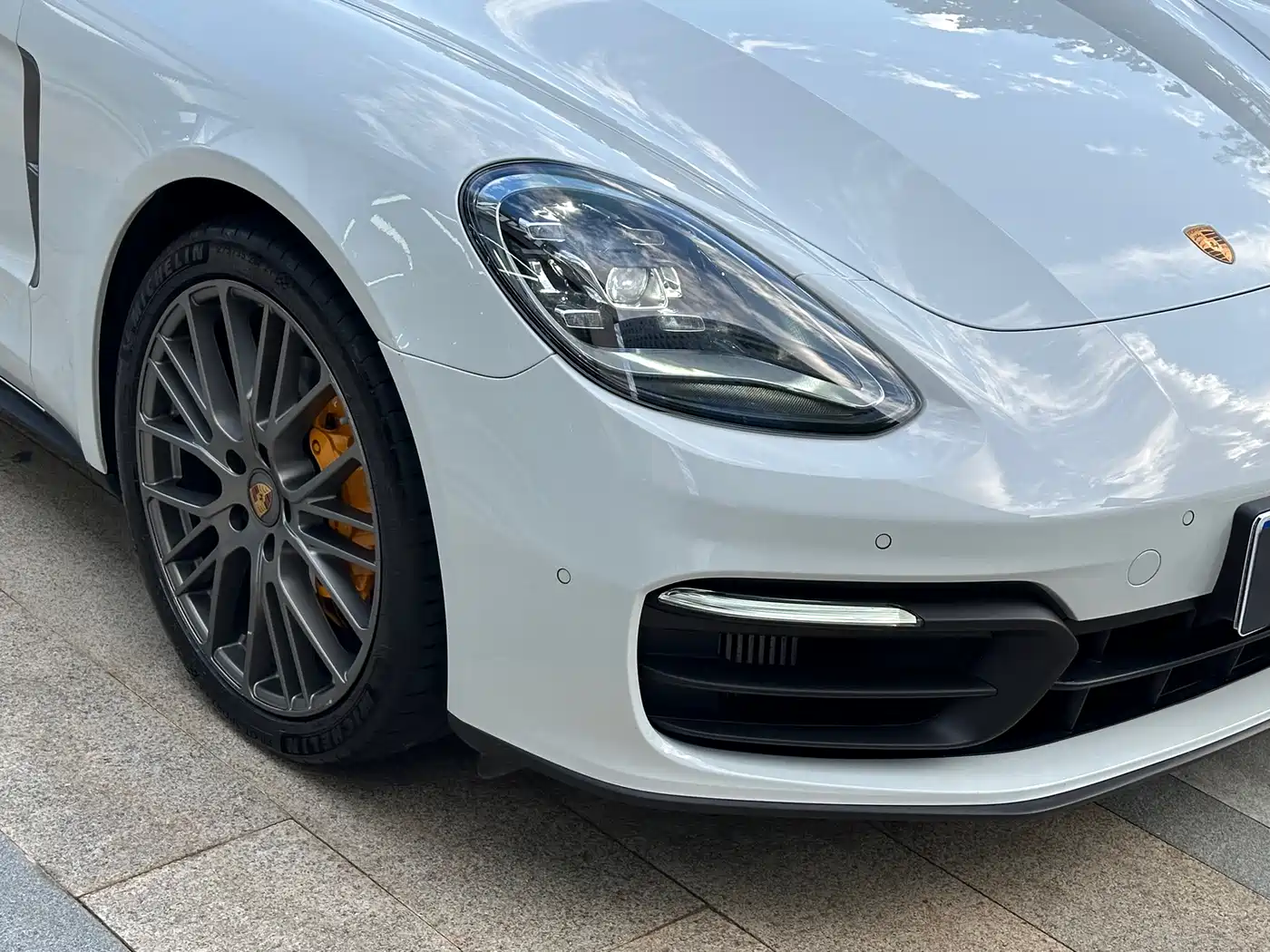 Porsche Panamera 2023 Panamera Executive Long Wheelbase Platinum Edition 2.9T фото 5