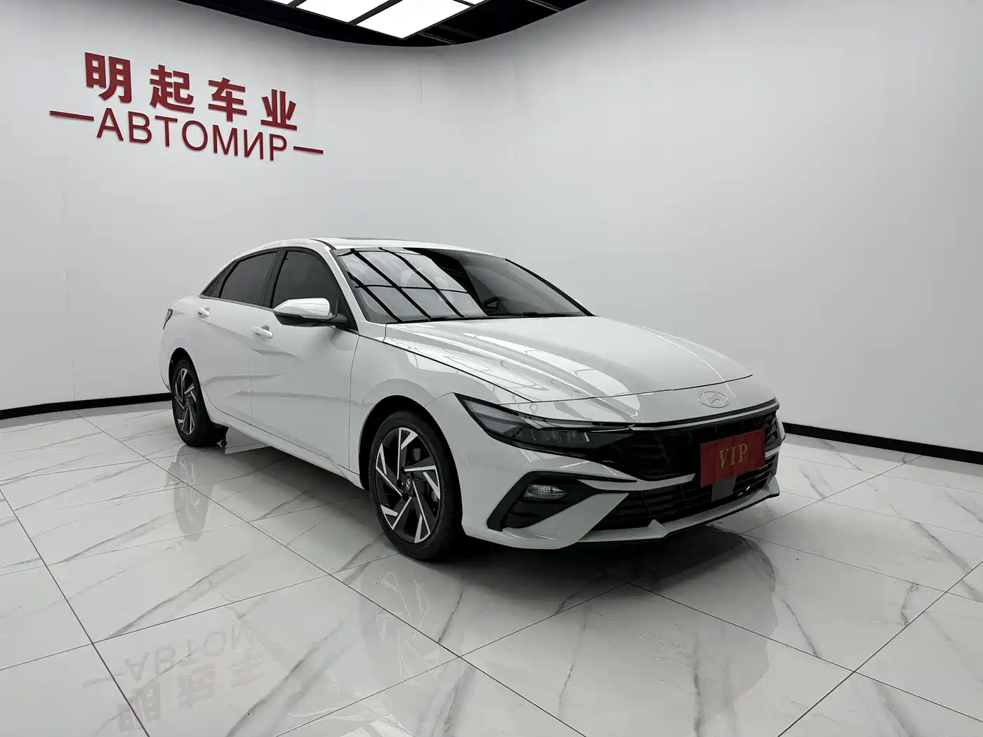 Hyundai Elantra 2023 1.5L CVT GLX Elite Edition фото 3