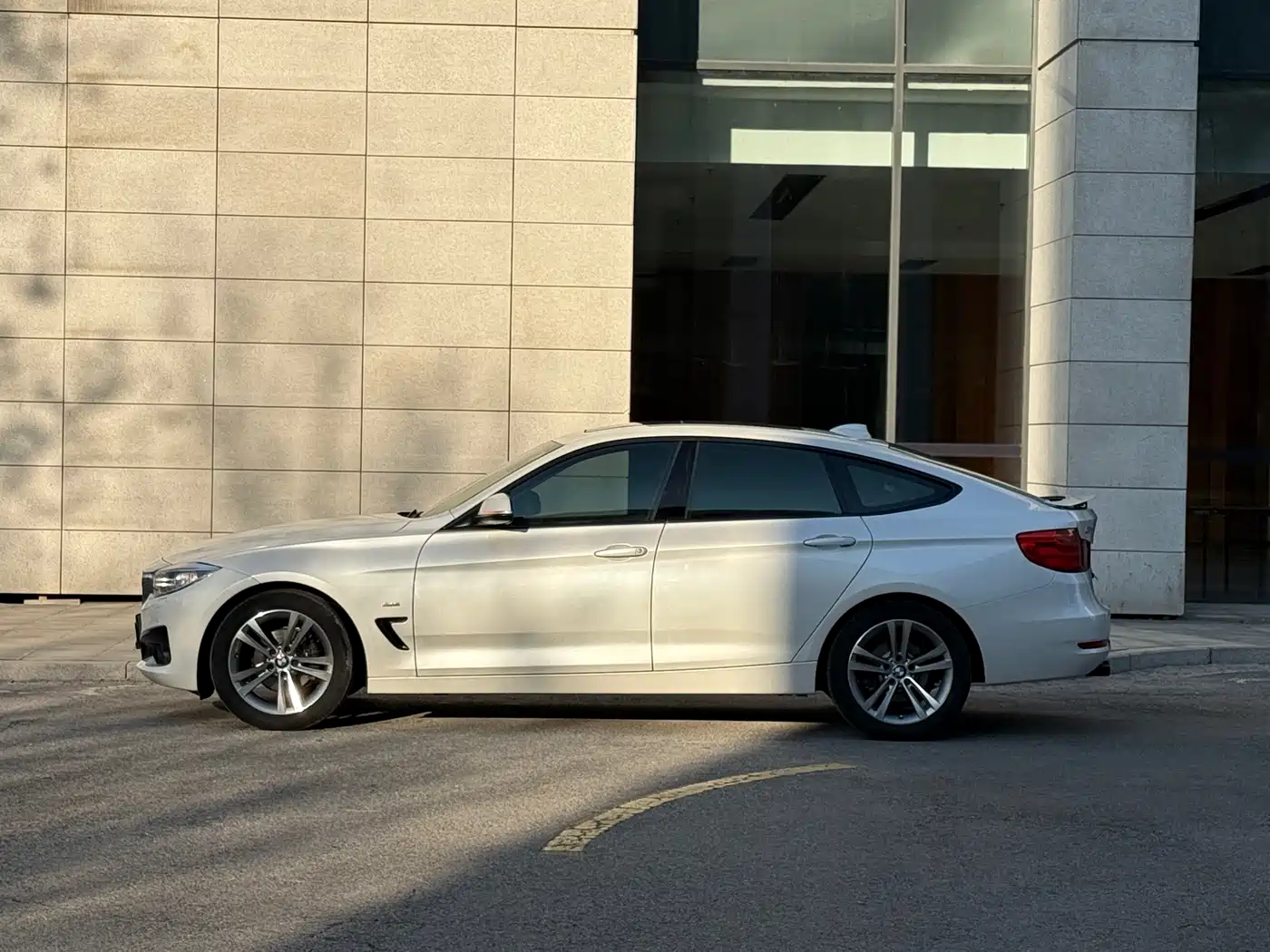 BMW 3 Series GT 2016 320i Design Package фото 4