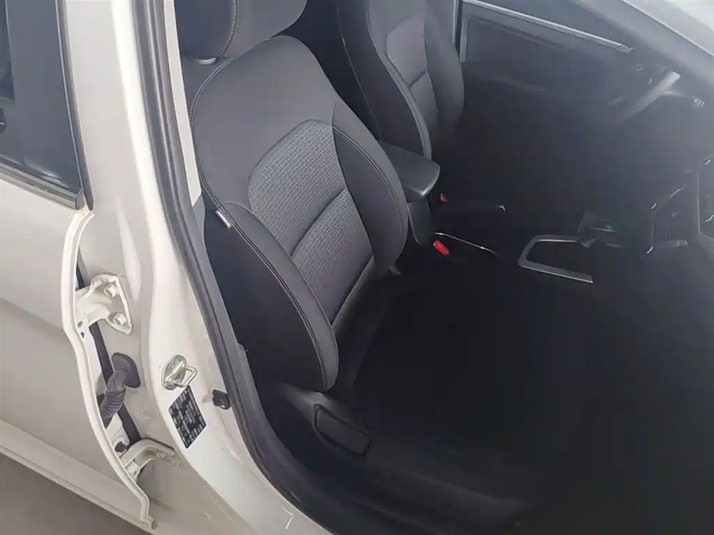 Hyundai Elantra 2016 Model 1.6L Automatic Smart Elite фото 25