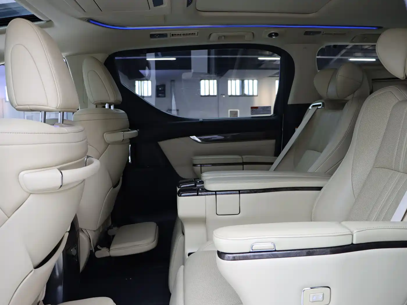 Toyota Alphard 2018 Facelift 3.5L Premium Edition фото 23