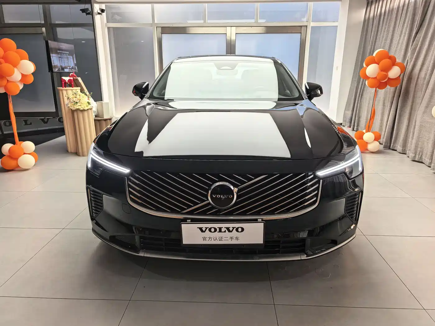 VOLVO S90