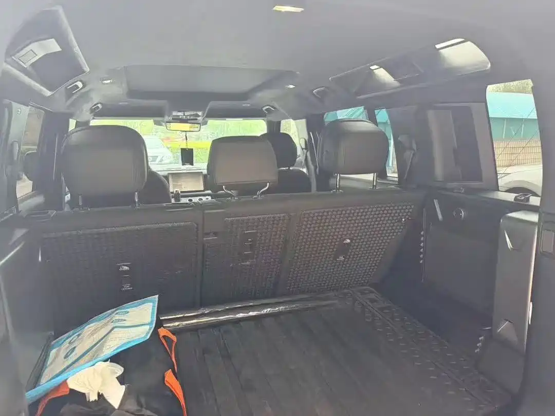 Land Rover Defender 2025 110 3.0T P400 Dark Special Edition фото 6