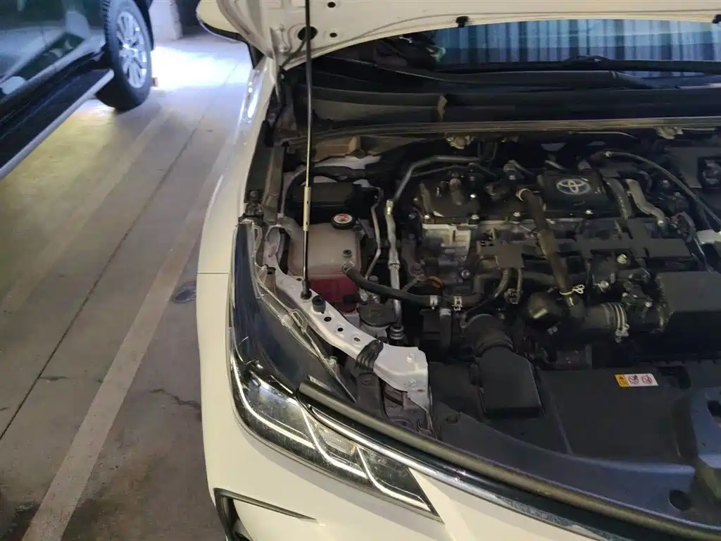 Toyota Corolla 2021 Hybrid 1.8L E-CVT Elite Edition фото 23