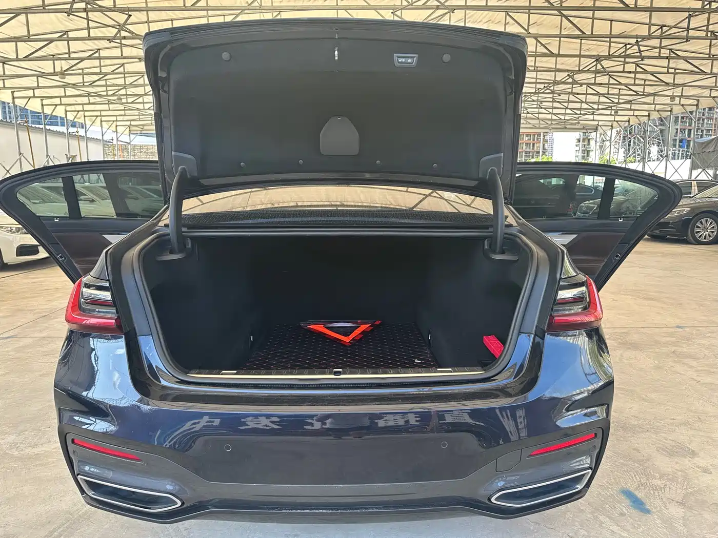 BMW 7 Series 2019 740Li Leading M Sport Package фото 12
