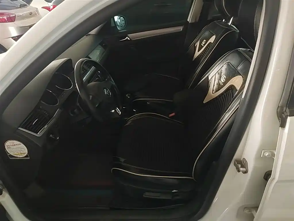 Volkswagen Bora 2015 Quality Edition 1.6L Manual Fashion фото 15