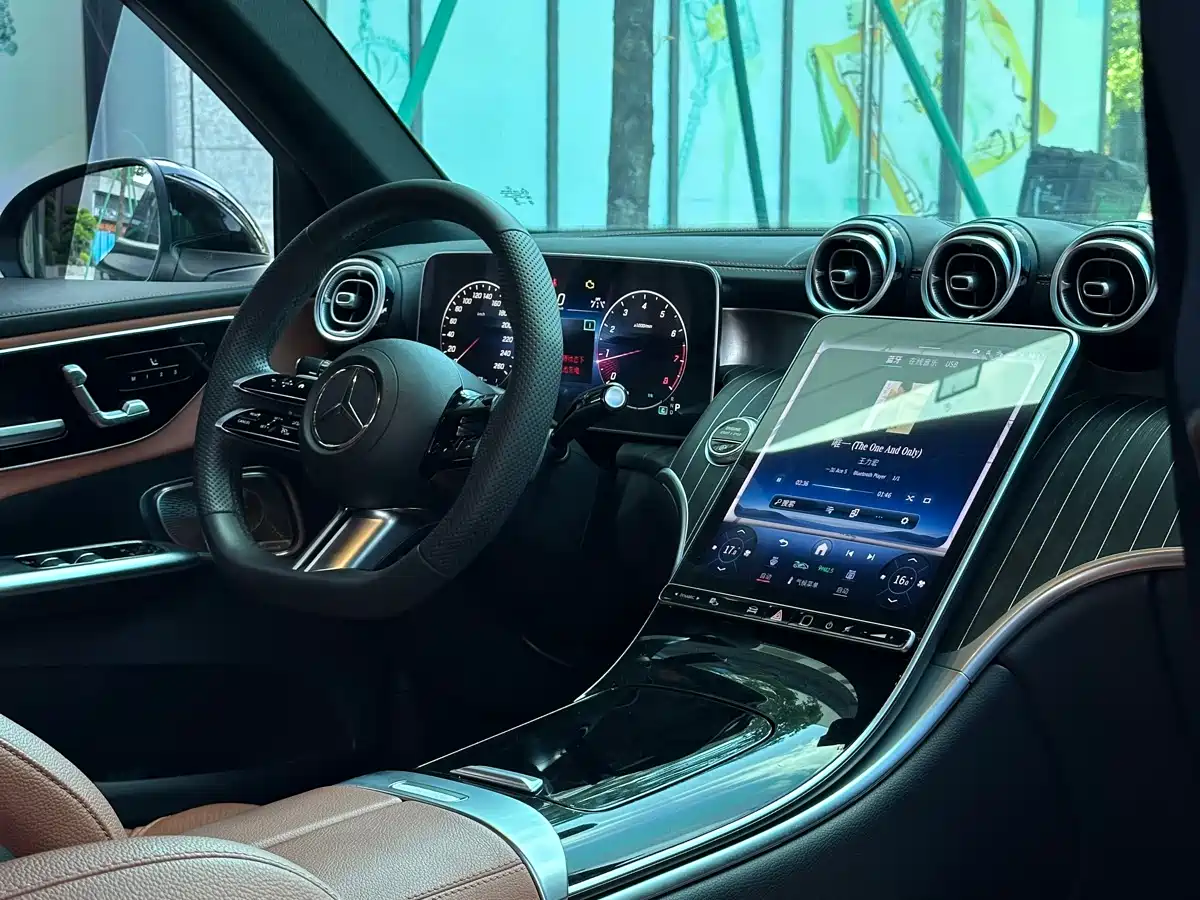 Mercedes-Benz GLC 2023 GLC 300 L 4MATIC Dynamic 7-Seater фото 3