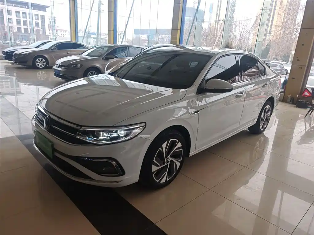 Volkswagen Bora 2023 300TSI DSG Premium Edition фото 2