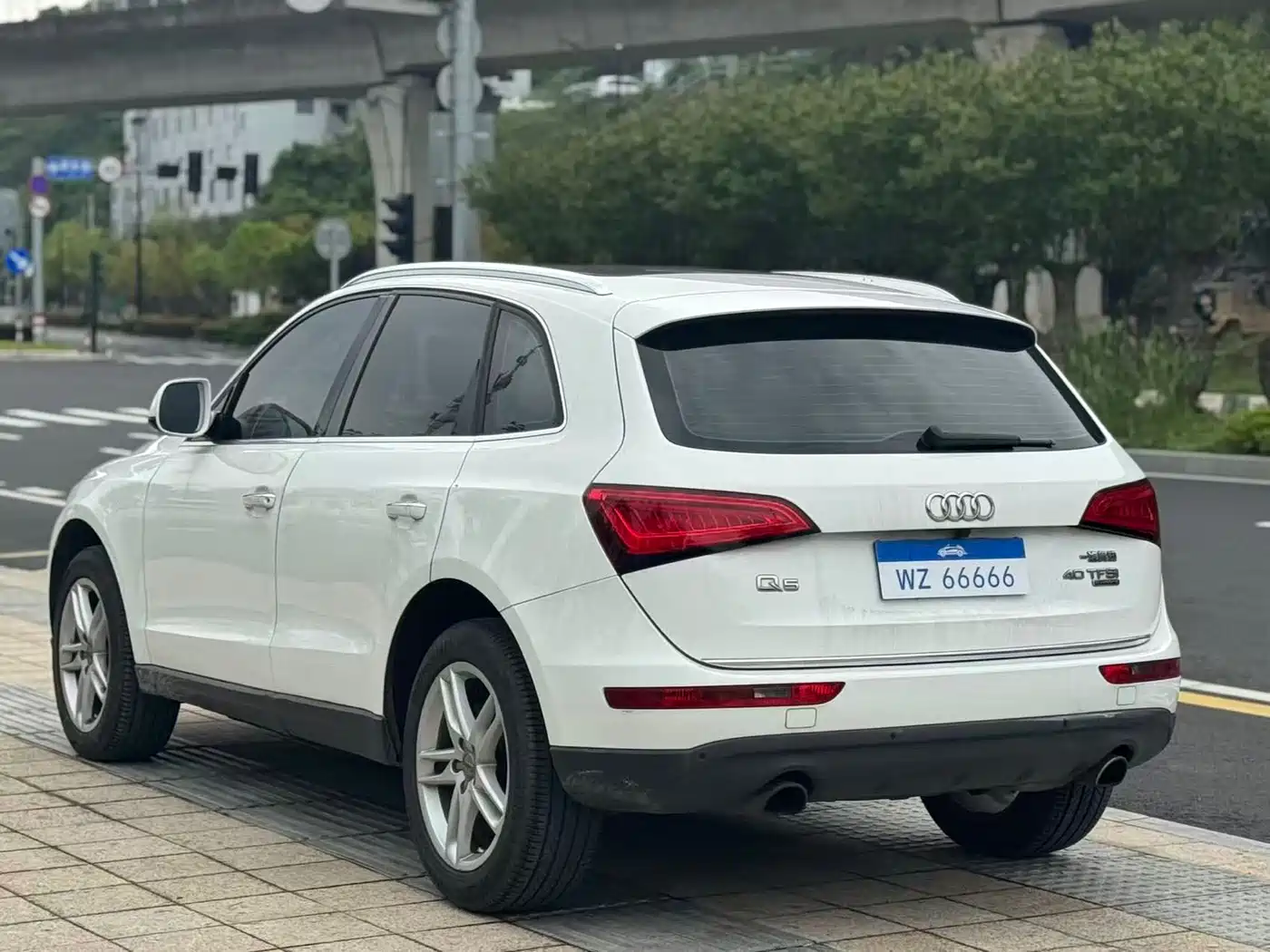 Audi Q5 2017 40 TFSI Technology фото 13