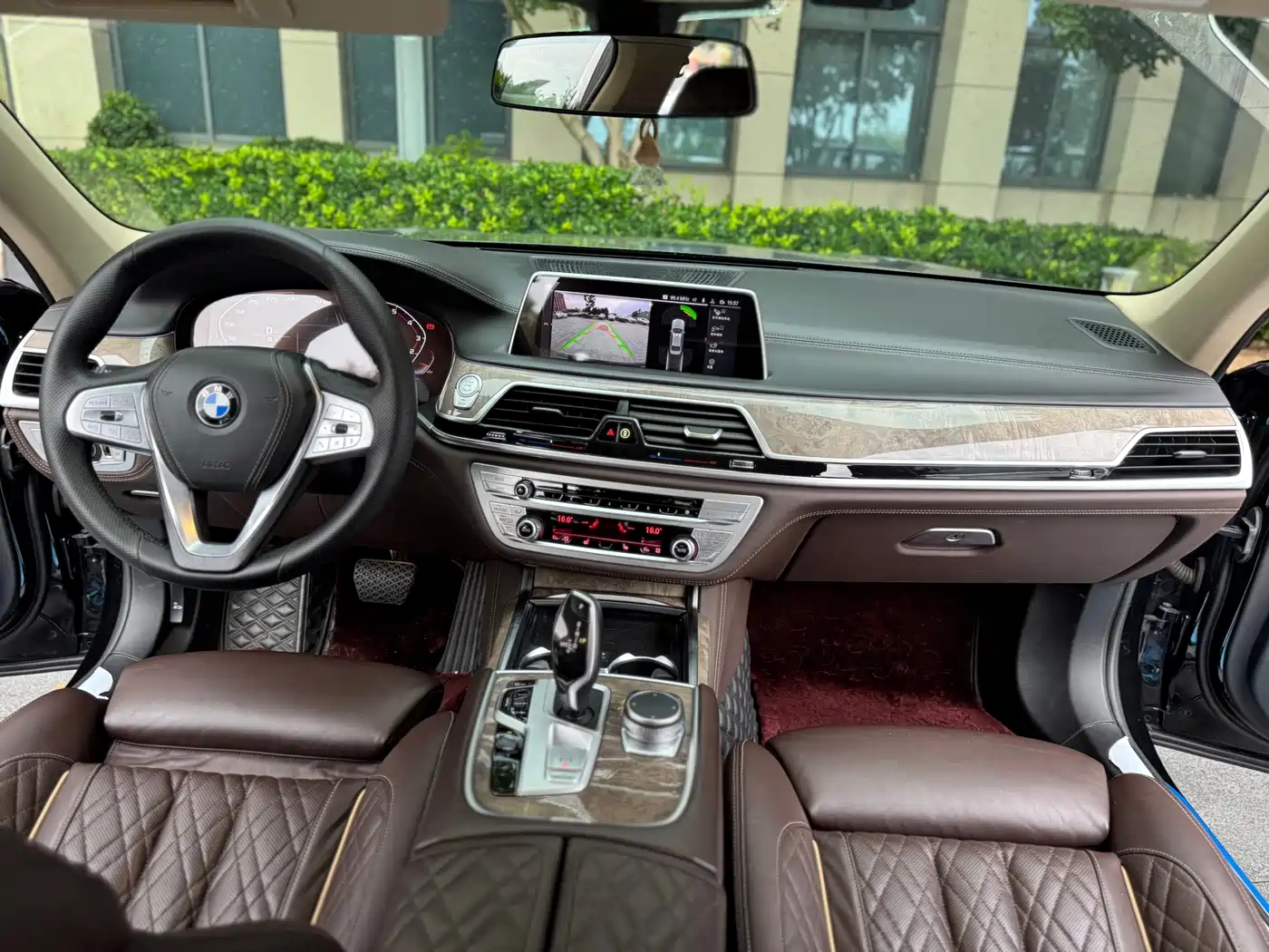 BMW 7 Series 2021 Model 740Li Leading Luxury Package фото 5