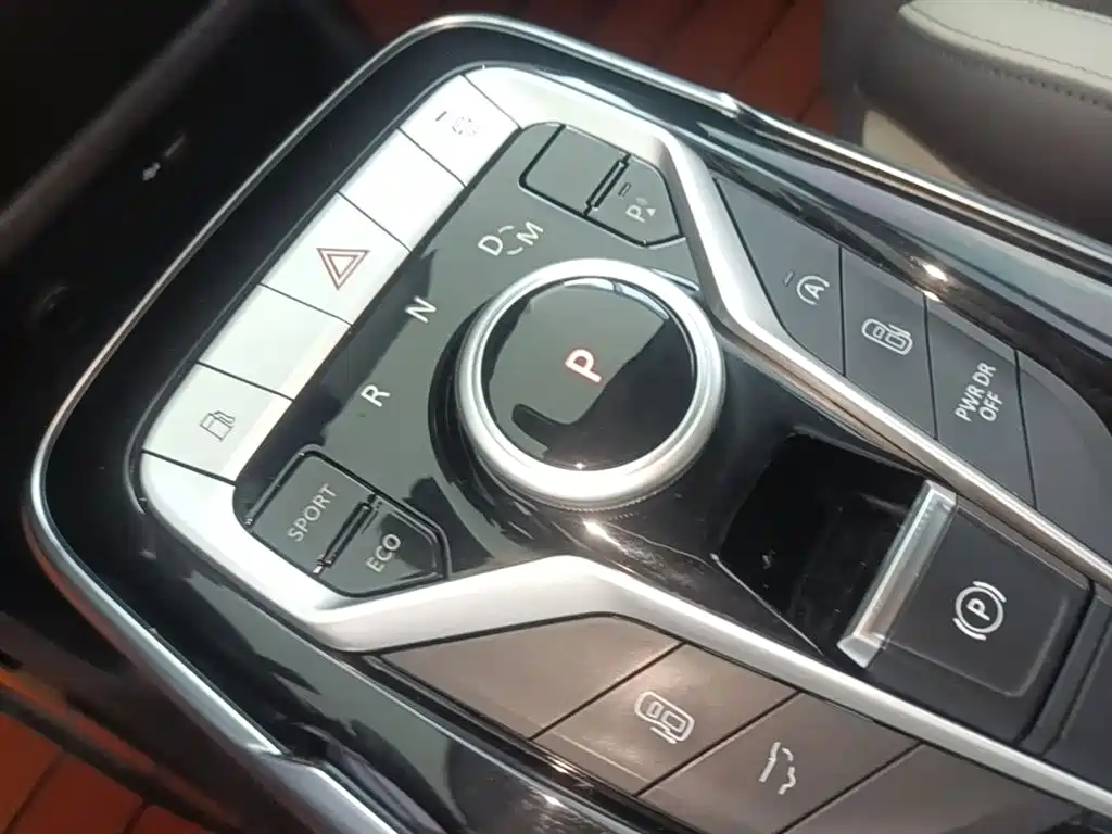 SAIC Maxus Maxus G20 2020 2.0T Gasoline Automatic Luxury Executive фото 7