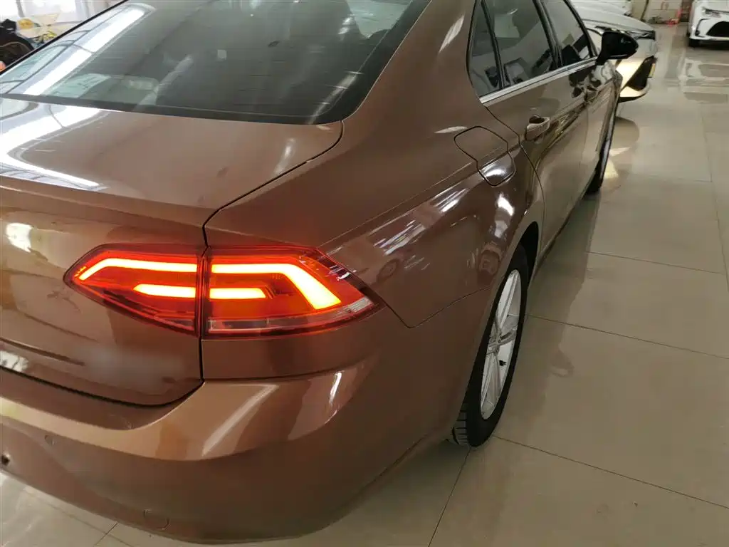 Volkswagen Lamando 2015 280TSI DSG Comfort фото 24