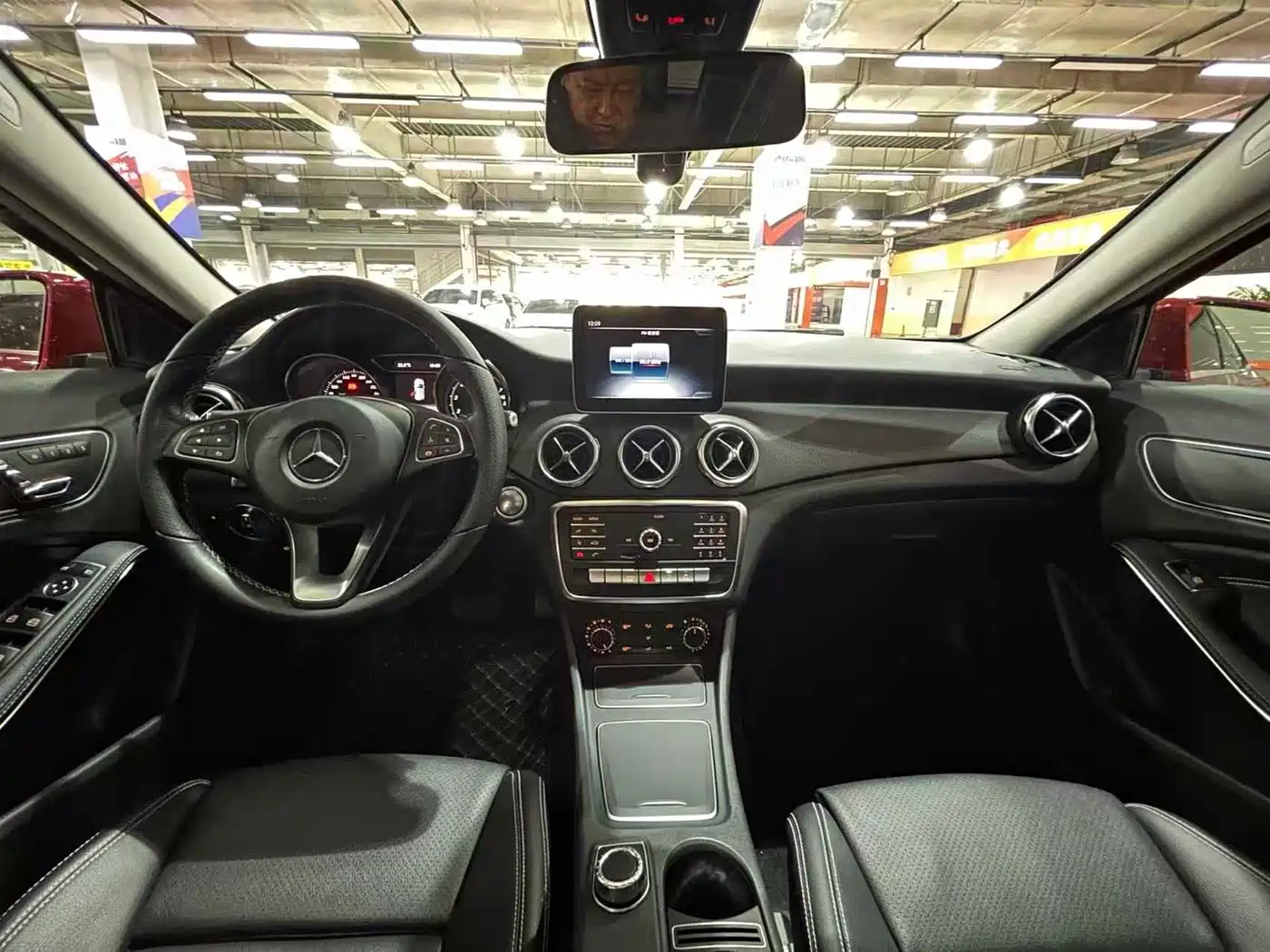 Mercedes-Benz GLA 2018 GLA 200 Dynamic фото 18