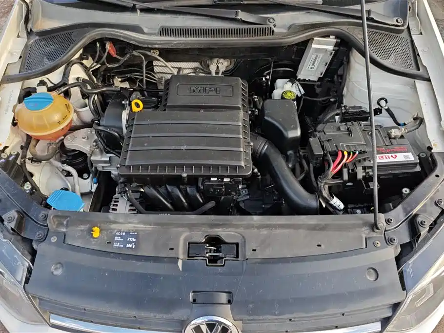 Volkswagen Polo 2016 1.4L Automatic Trend фото 10