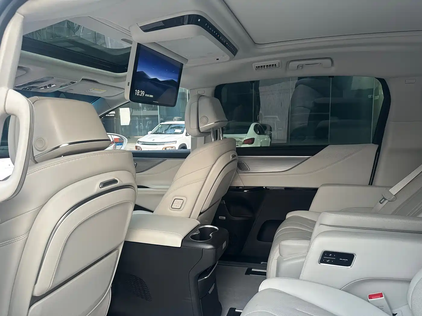 Buick GL8 New Energy 2024 Landglory Premium Edition 7-Seater фото 15