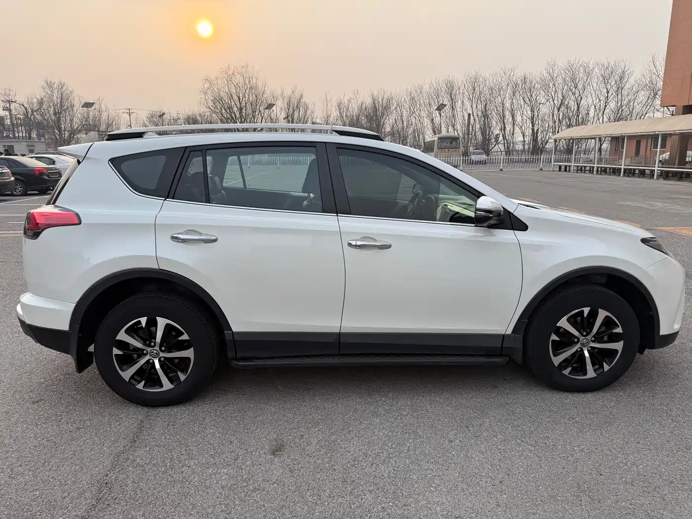 Toyota RAV4 Rongfang 2016 2.0L CVT 2WD Comfort (China V) фото 10