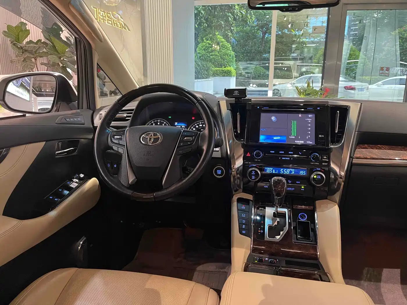 Toyota Alphard 2018 Facelift 3.5L Luxury Edition фото 7