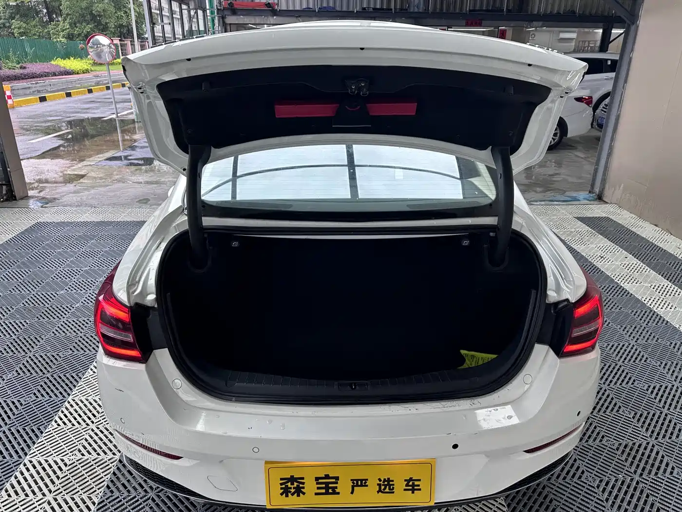 Hongqi H5 2020 1.5T DCT Qi Rhythm Edition фото 13