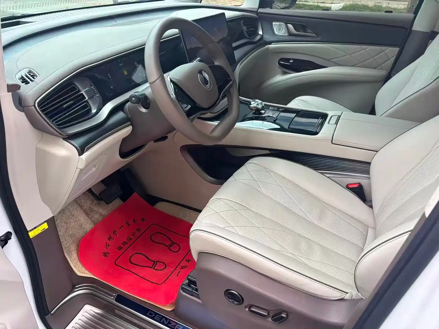 Denza D9 2022 DM-i 970 AWD Flagship фото 4