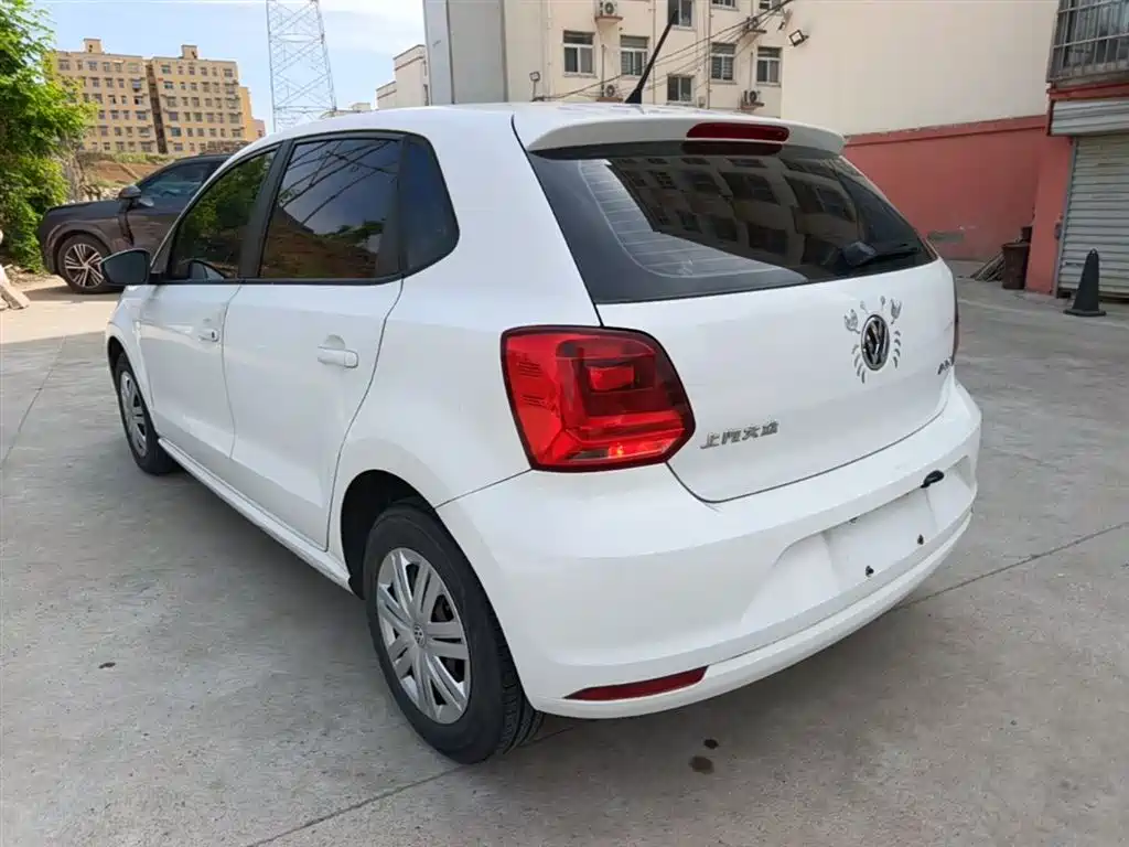 Volkswagen Polo 2016 1.4L Automatic Trend фото 5