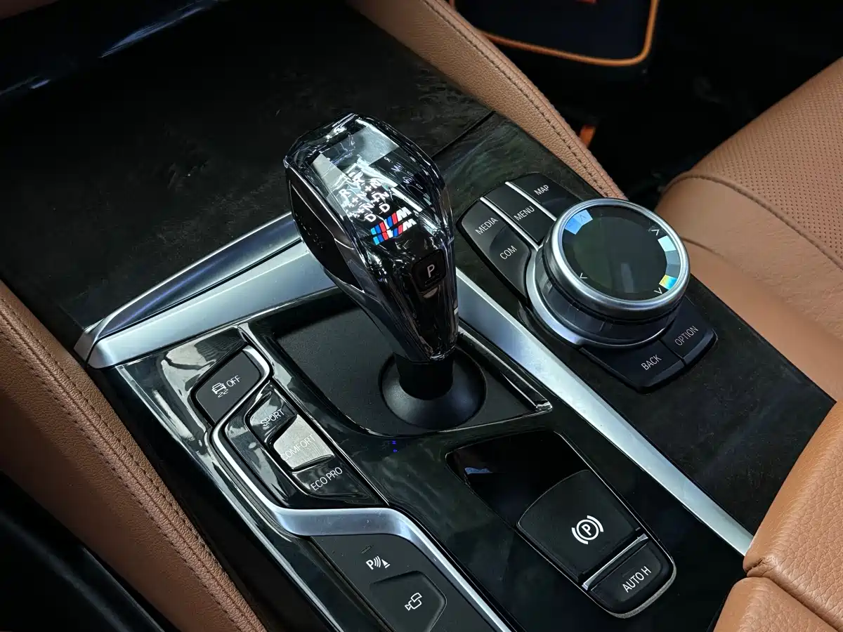BMW 5 Series 2020 530Li Exclusive M Sport Package фото 4