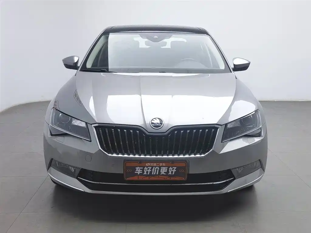 Škoda Superb 2018 TSI330 DSG Luxury Edition China V фото 3