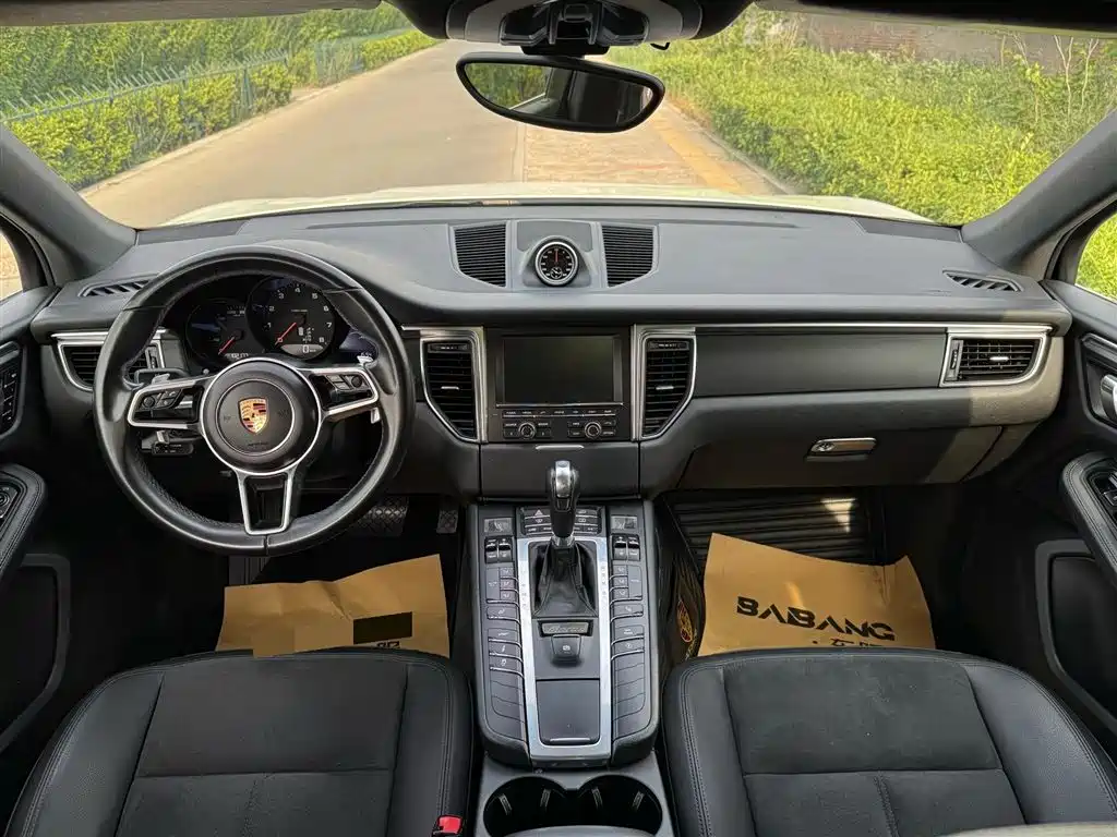 Porsche Macan 2016 Macan 2.0T фото 8